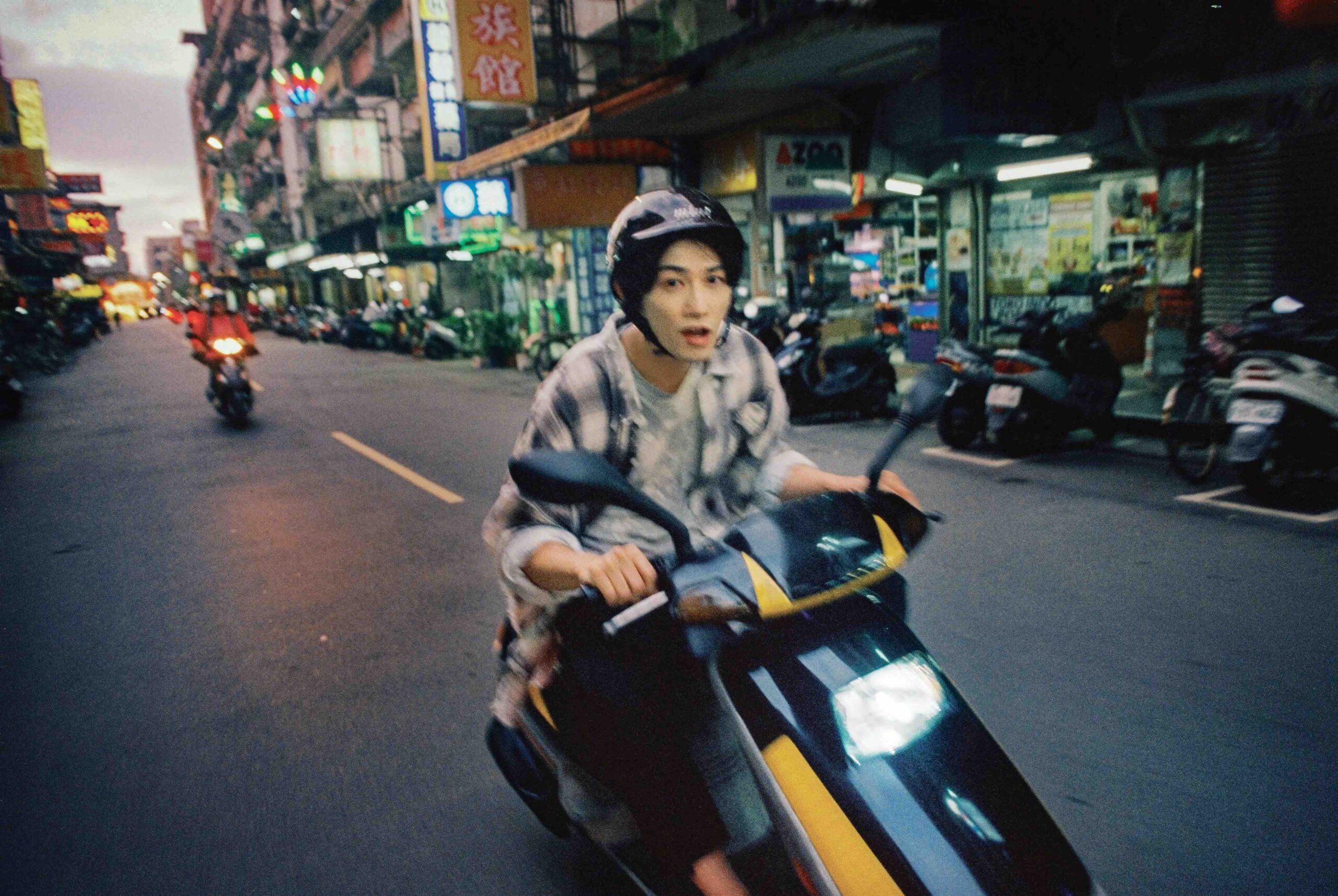 町田啓太】活動15周年を記念したアニバーサリーフォトブックより台北